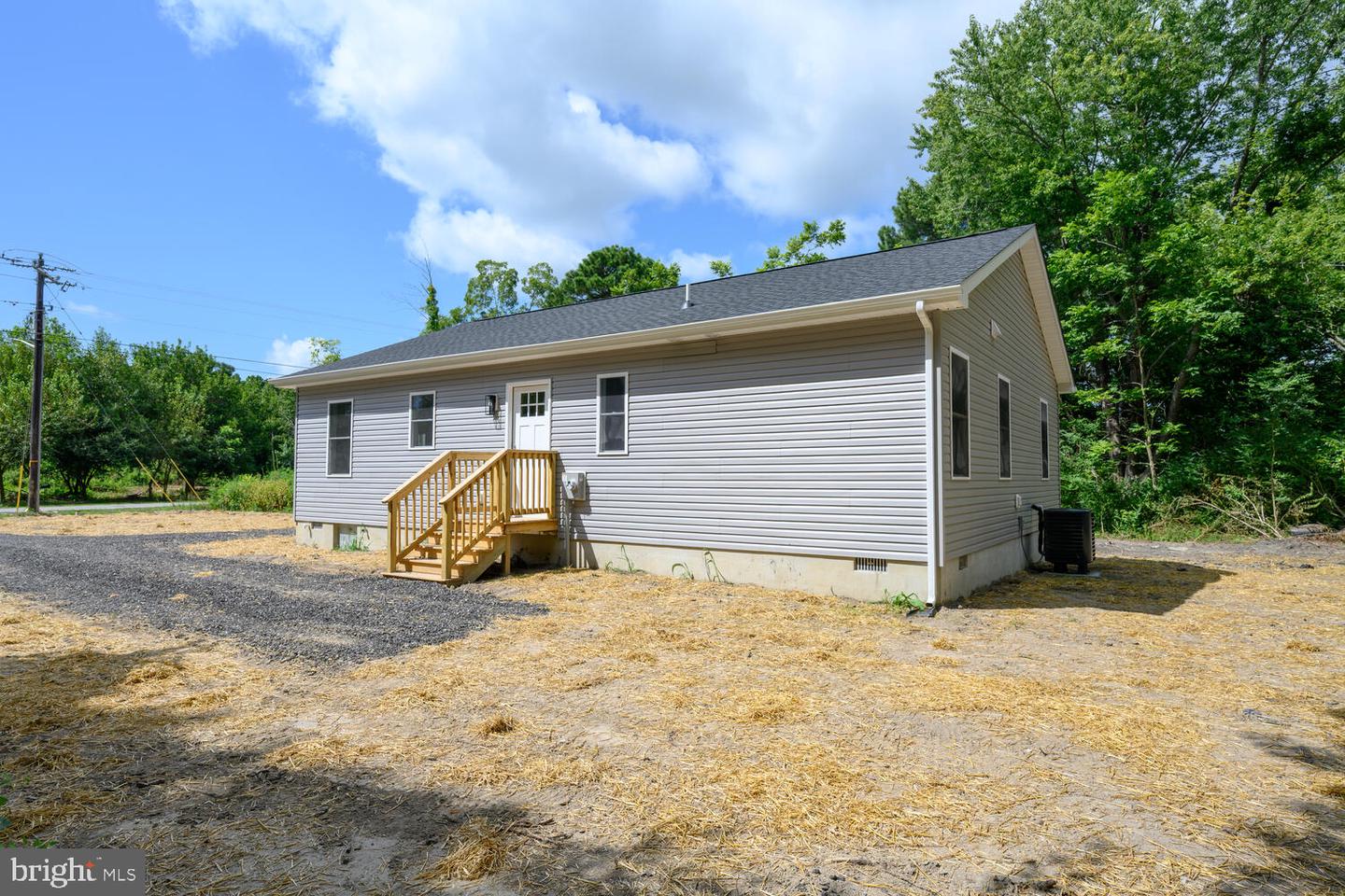 2422 Rock Dr