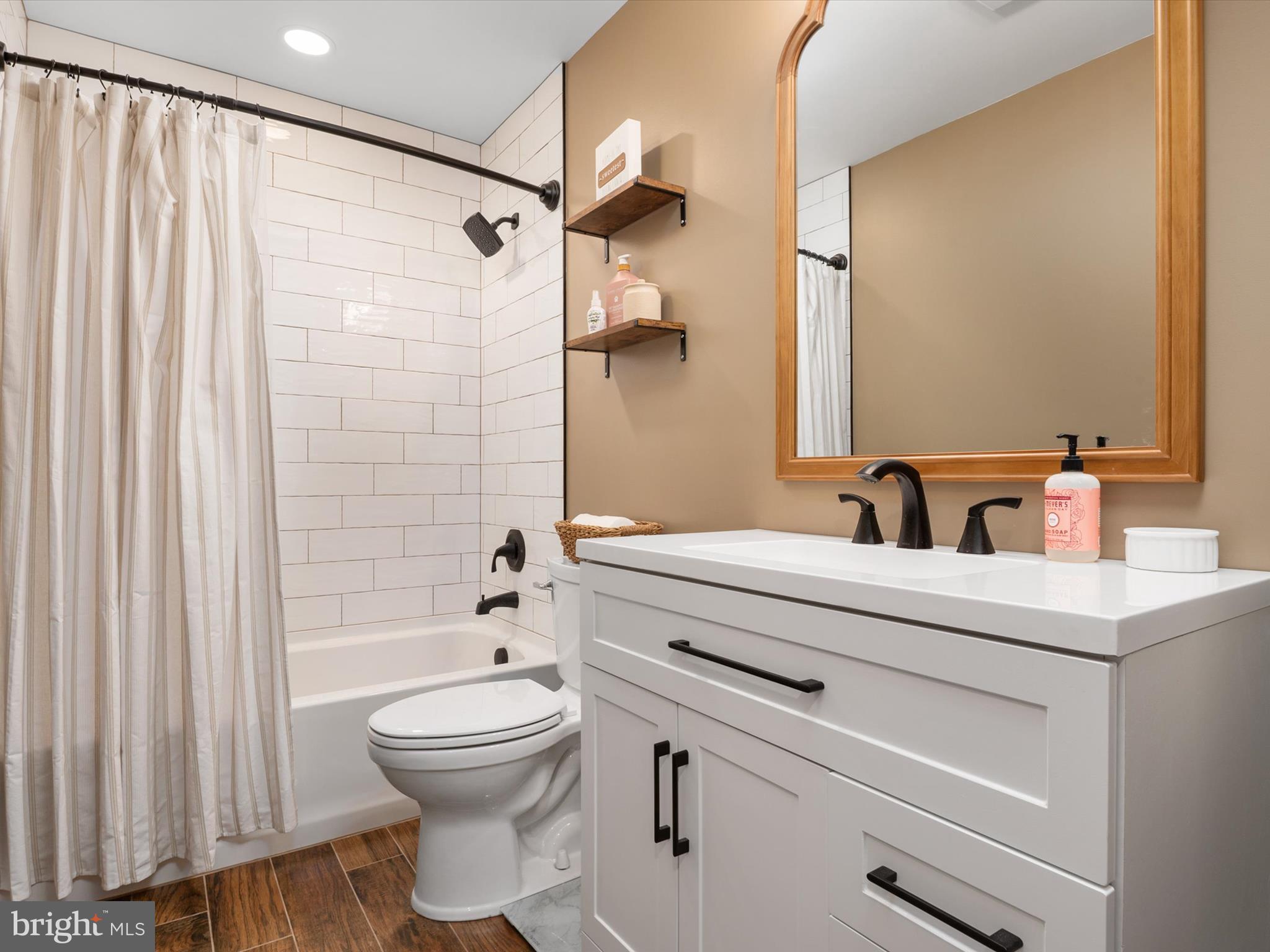 4311 E PHEASANT DRIVE