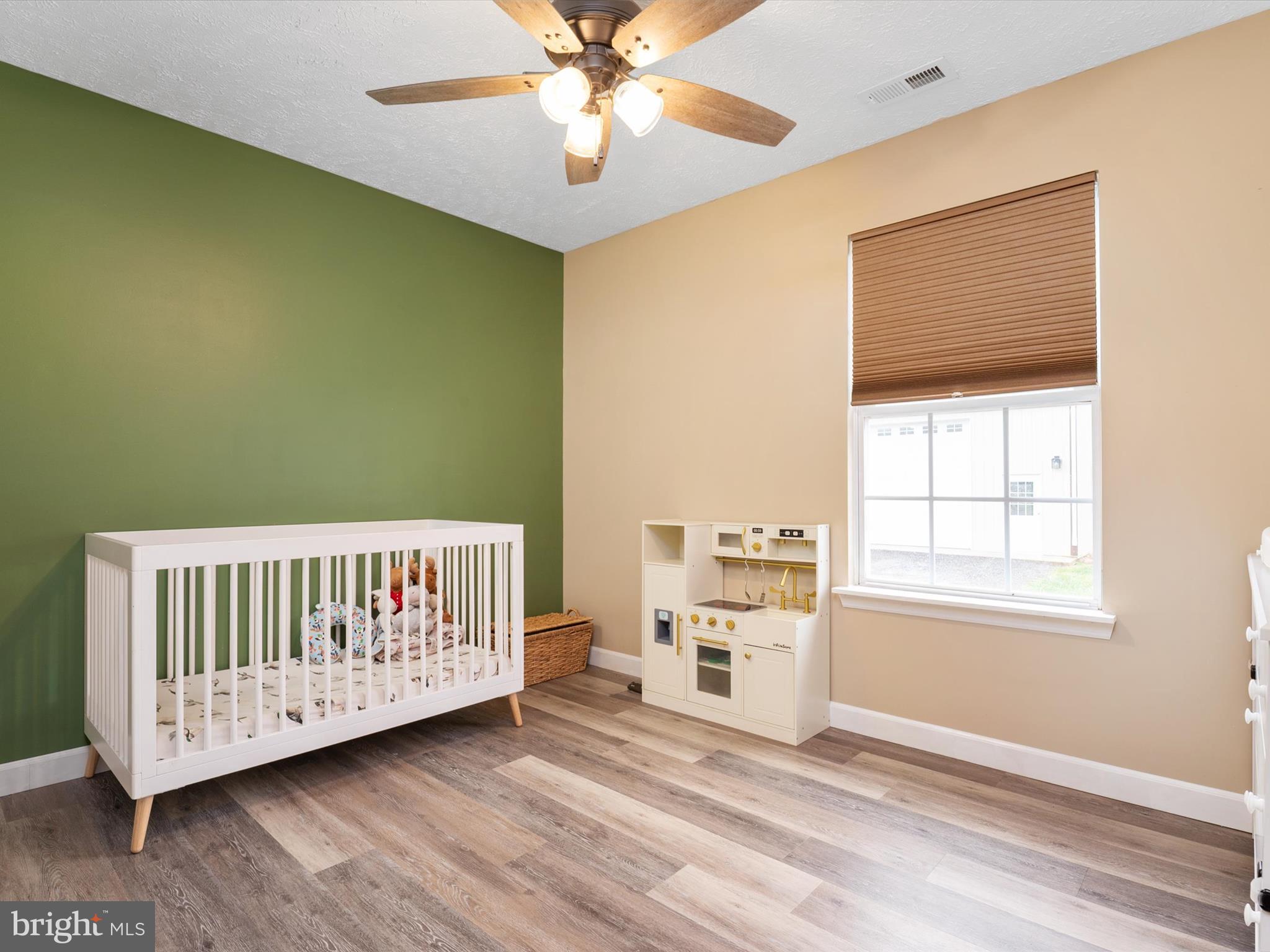 4311 E PHEASANT DRIVE