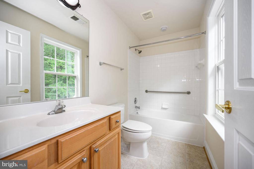 110 REGULATOR DRIVE N