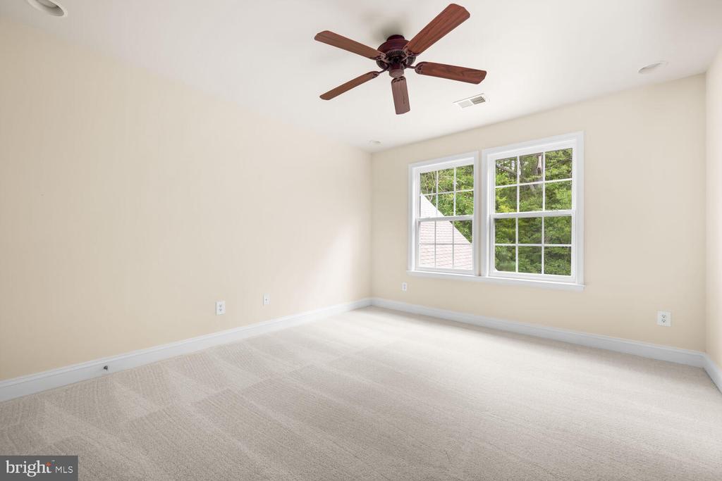110 REGULATOR DRIVE N