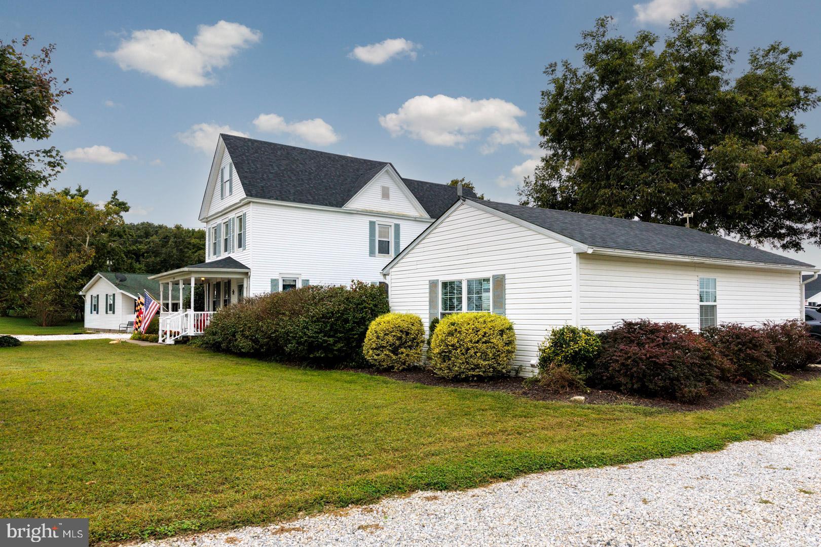 4904 RAVENWOOD ROAD