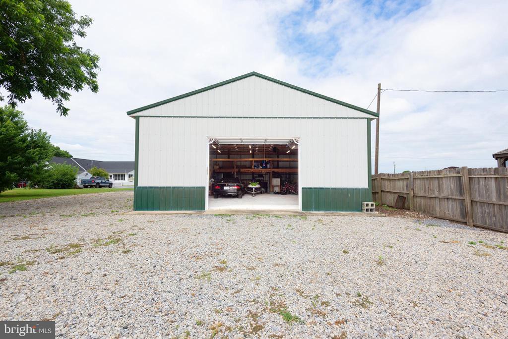 4904 RAVENWOOD ROAD
