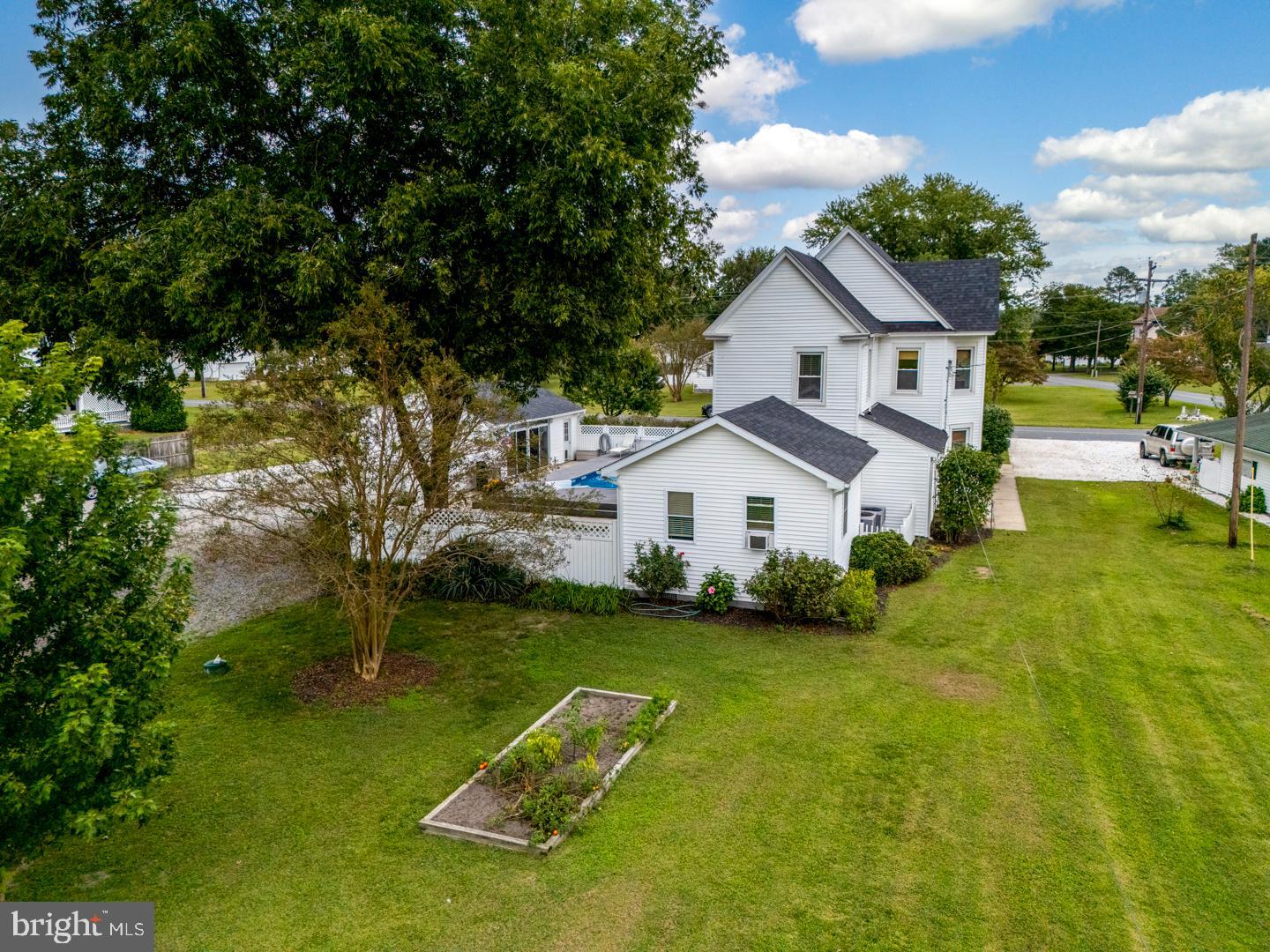4904 RAVENWOOD ROAD
