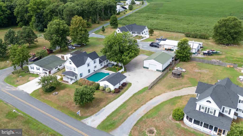 4904 RAVENWOOD ROAD