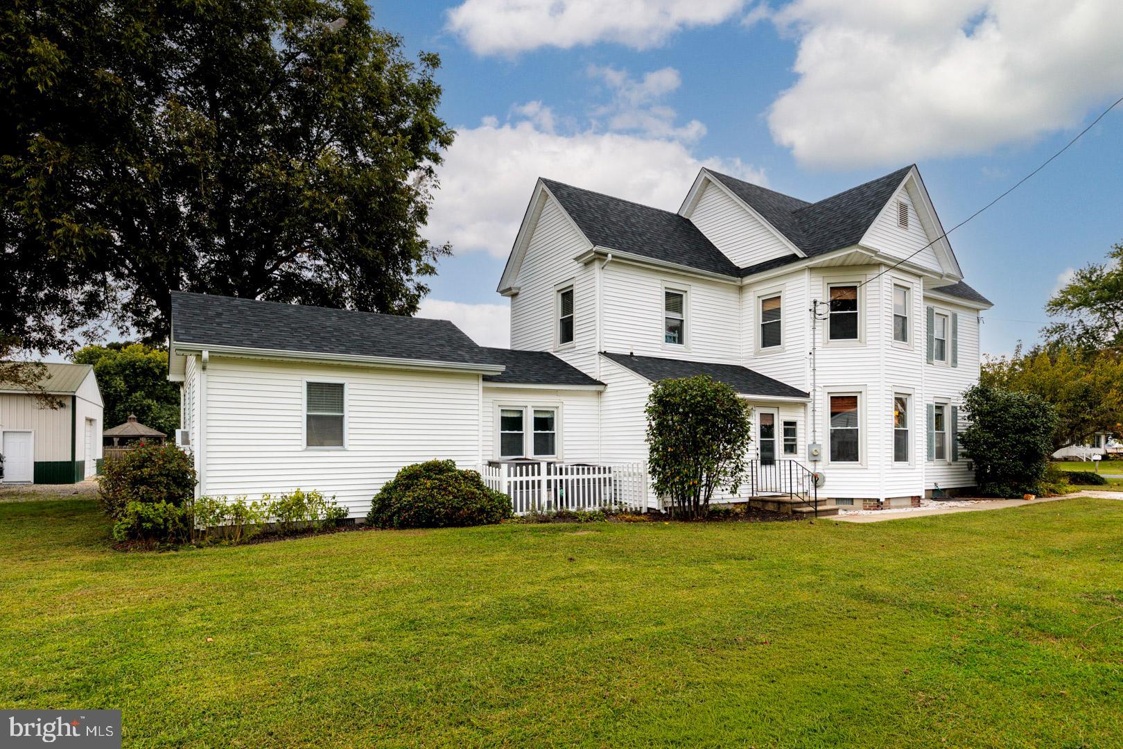 4904 RAVENWOOD ROAD