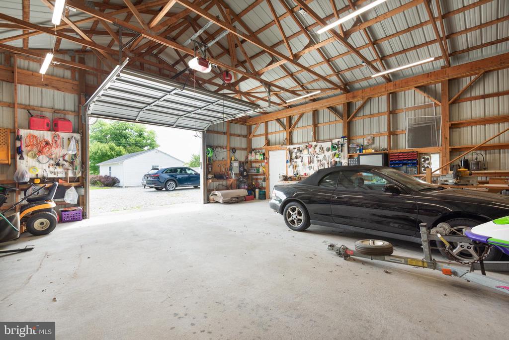 4904 RAVENWOOD ROAD