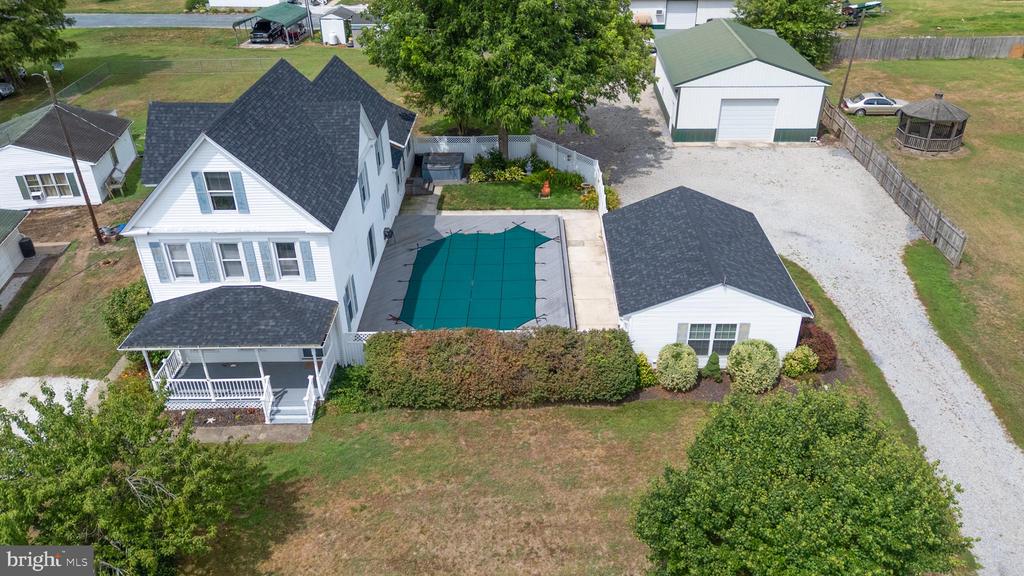 4904 RAVENWOOD ROAD