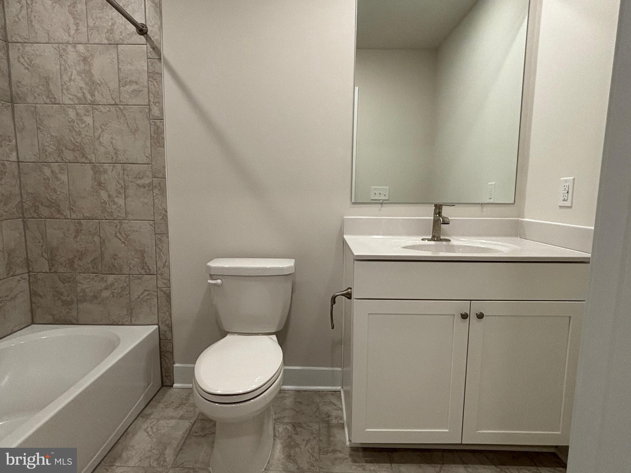 2212 WINTERBERRY LANE I