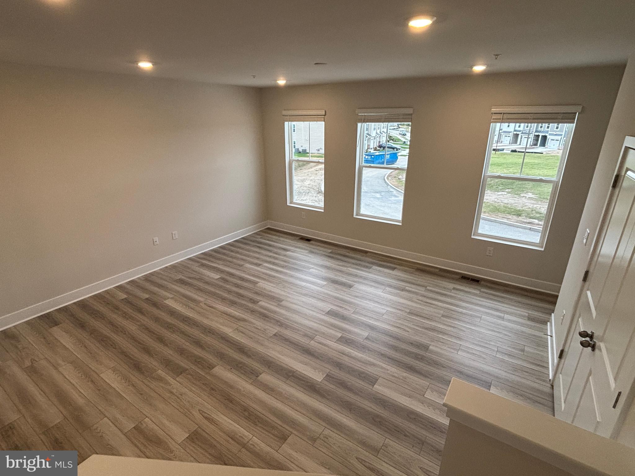 2212 WINTERBERRY LANE I