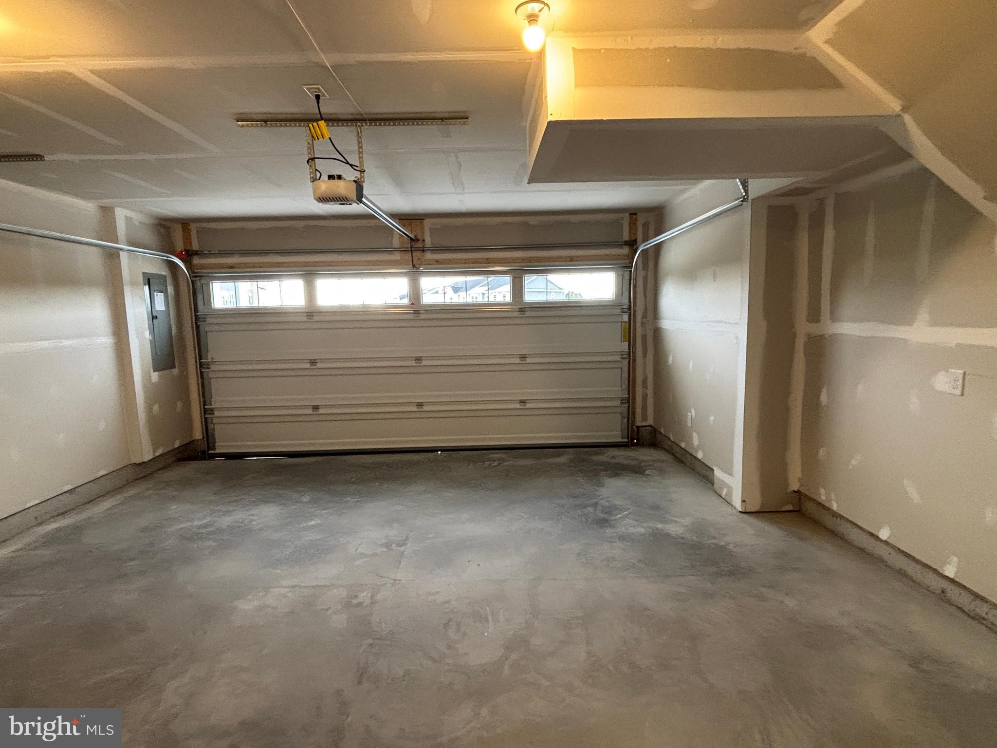 2212 WINTERBERRY LANE I