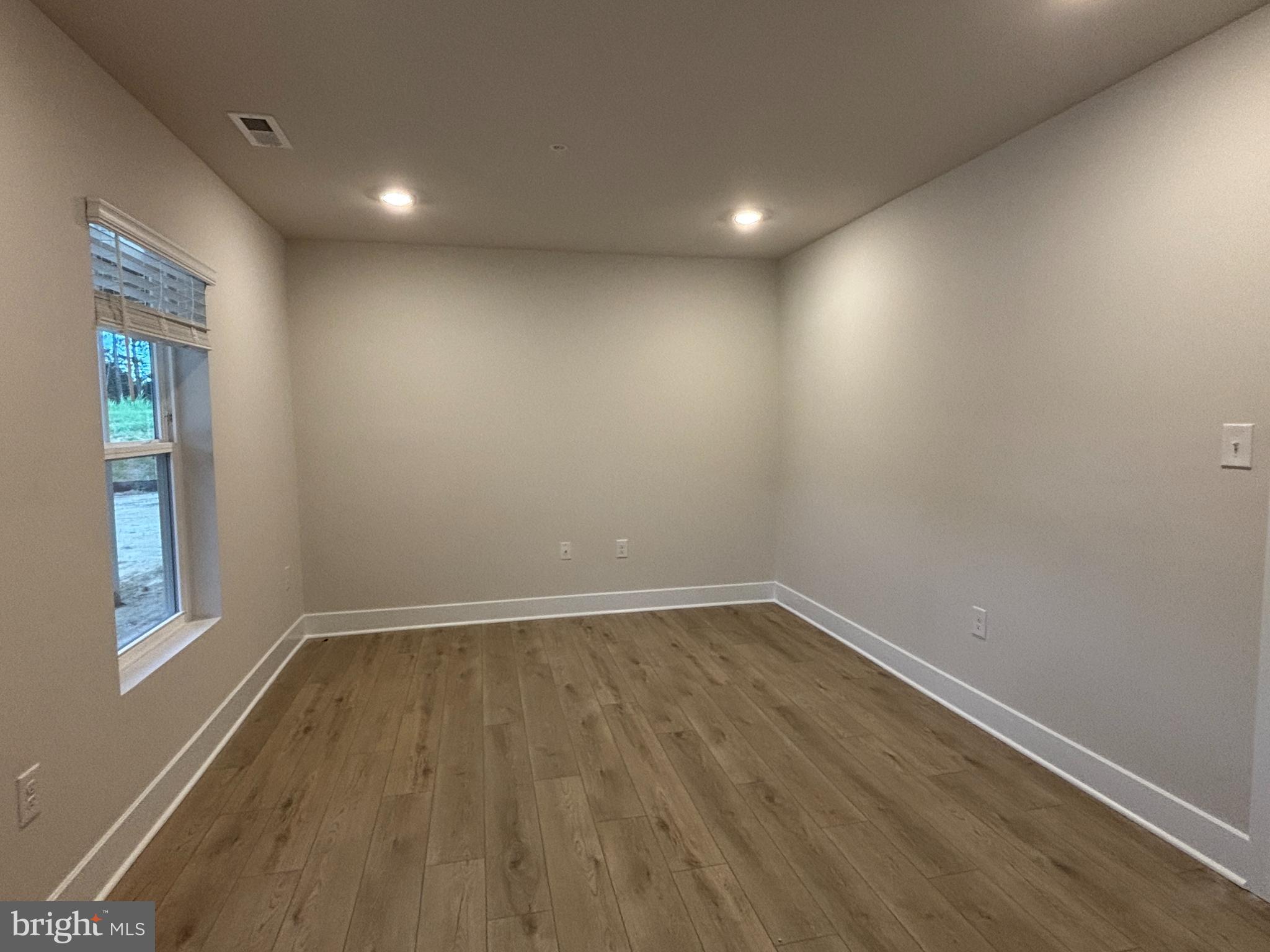 2212 WINTERBERRY LANE I