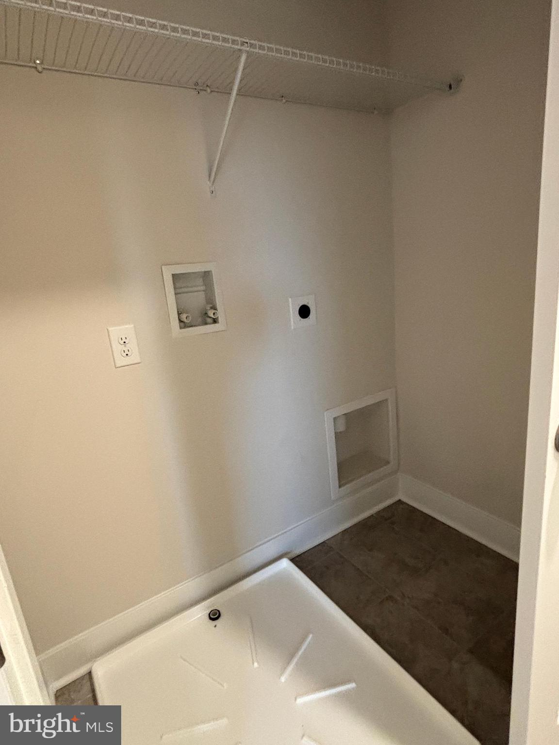 2212 WINTERBERRY LANE I