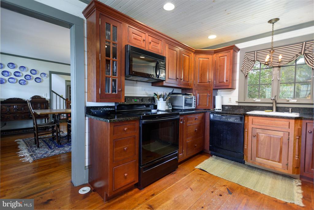 1308 TOWN POINT ROAD