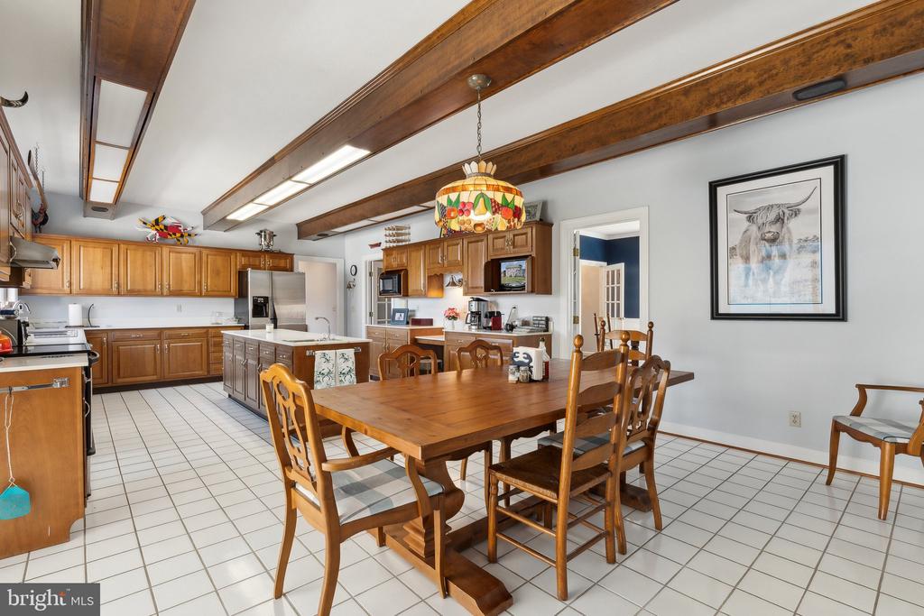5253 RAGGED POINT ROAD