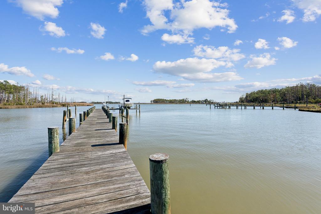 5253 RAGGED POINT ROAD
