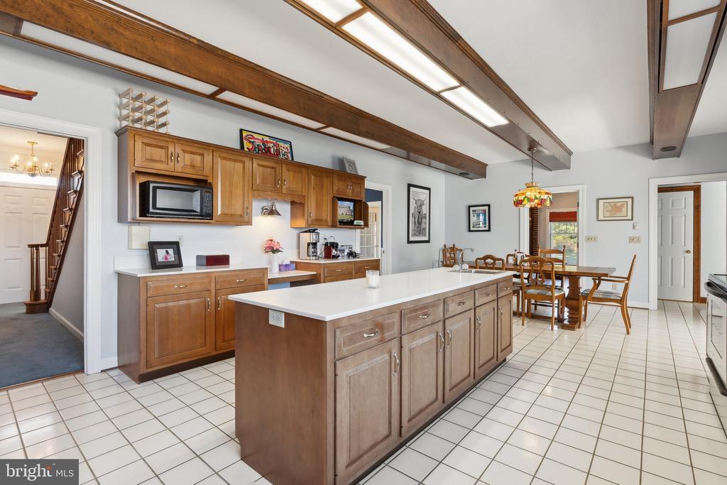 5253 RAGGED POINT ROAD