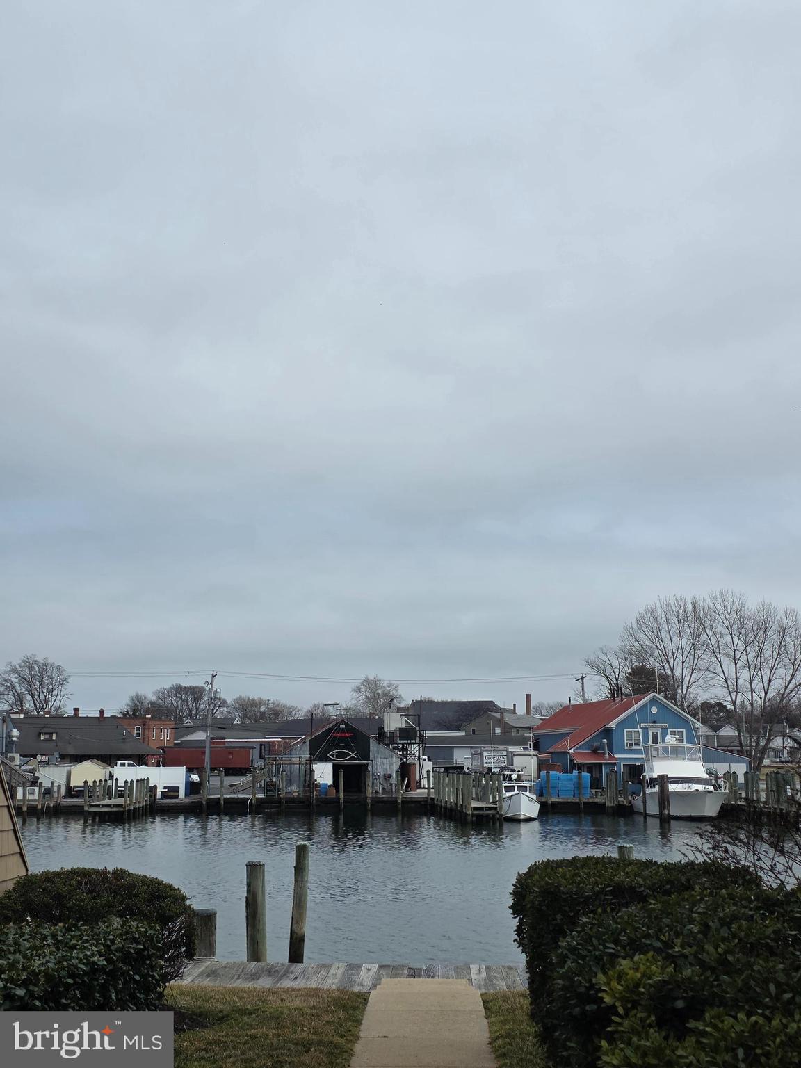 204 MARKET SQUARE 12C