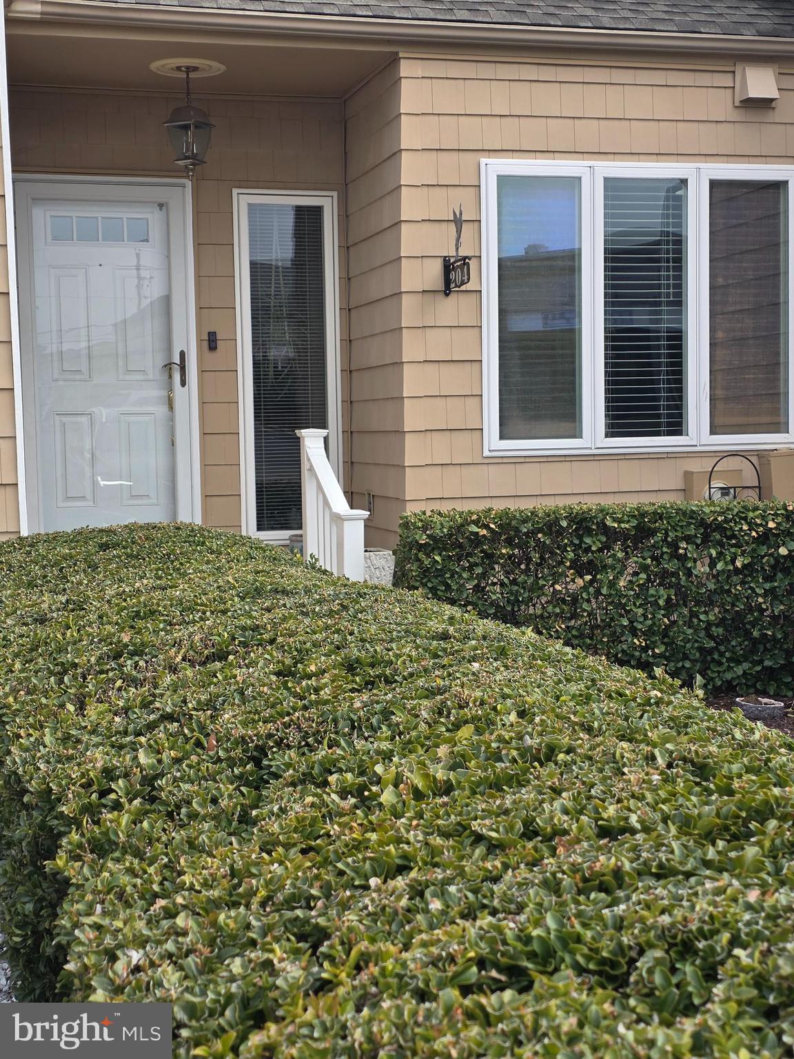 204 MARKET SQUARE 12C