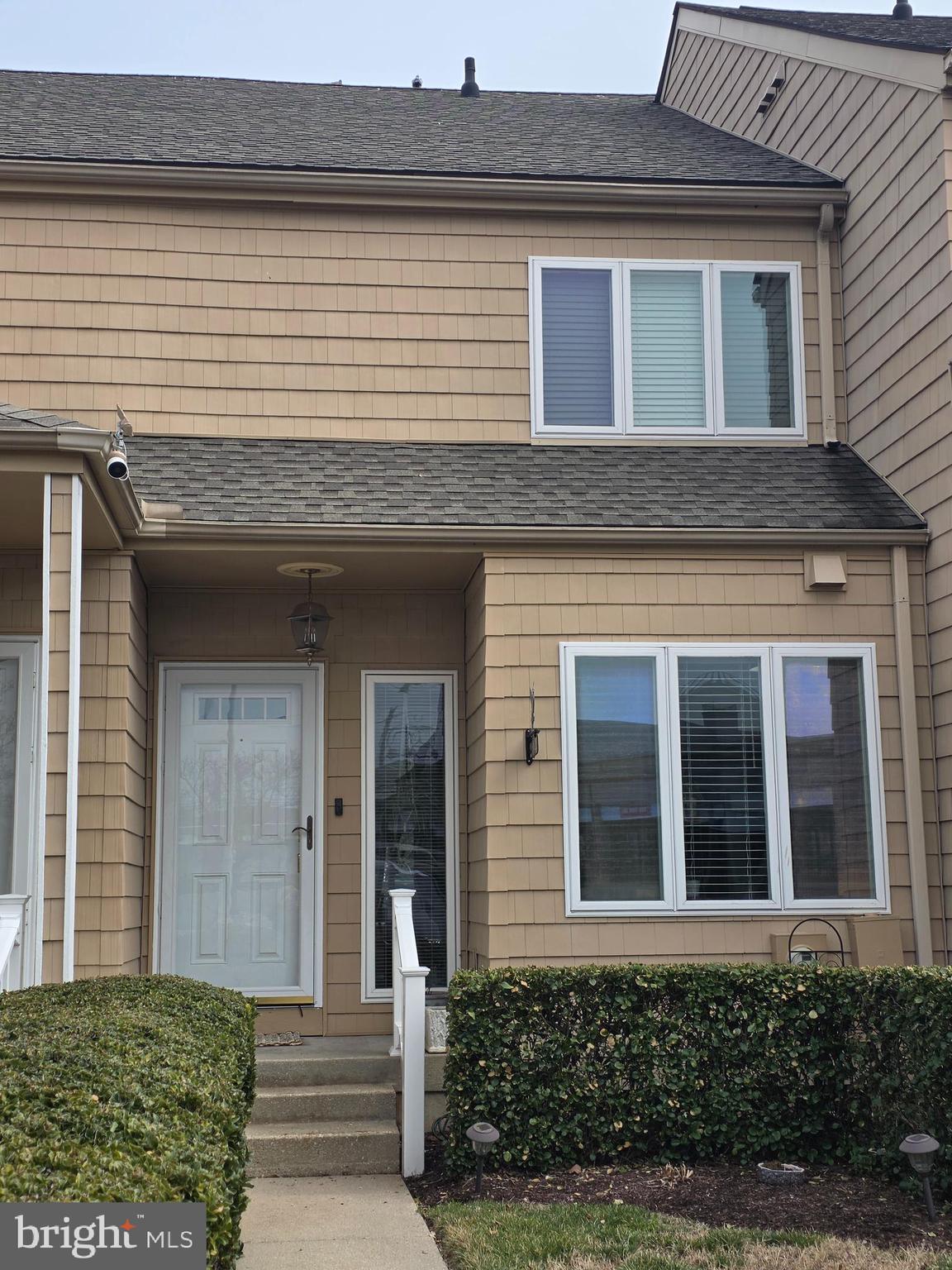 204 MARKET SQUARE 12C