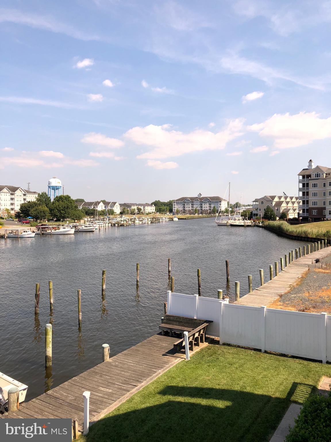 204 MARKET SQUARE 12C