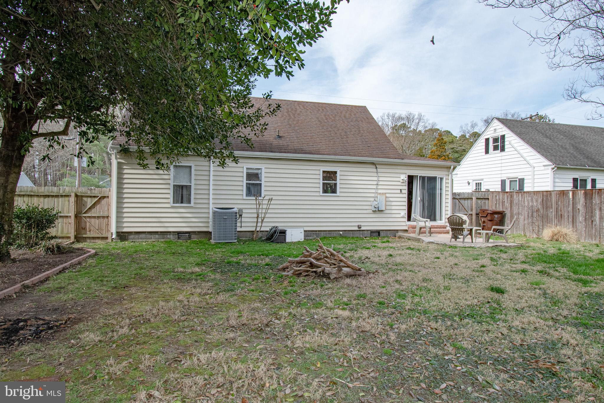 9 OAK STREET