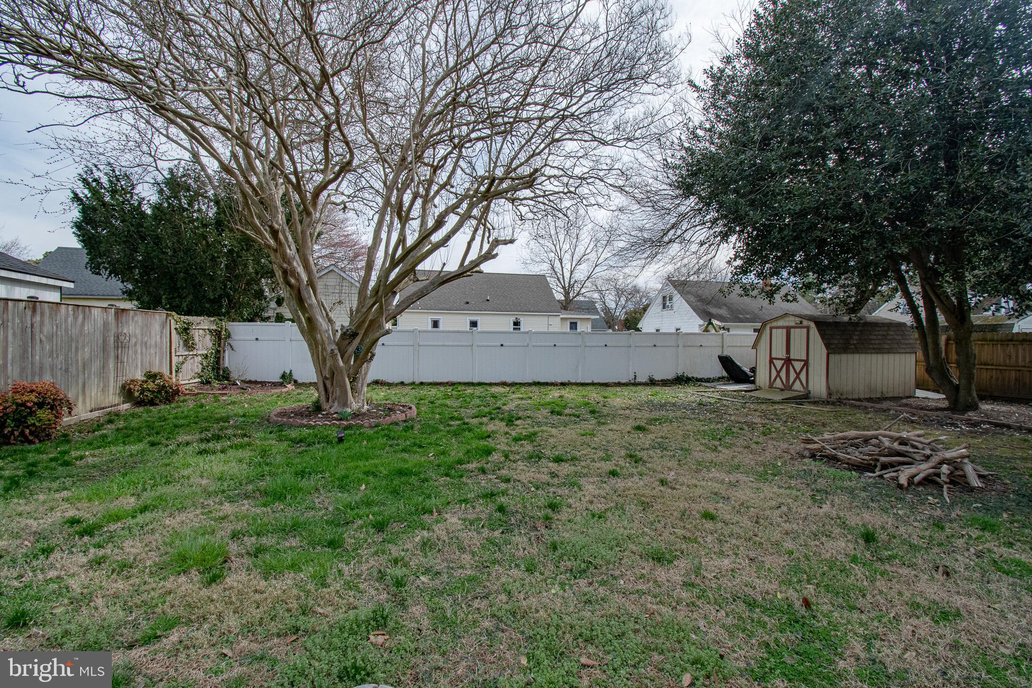 9 OAK STREET