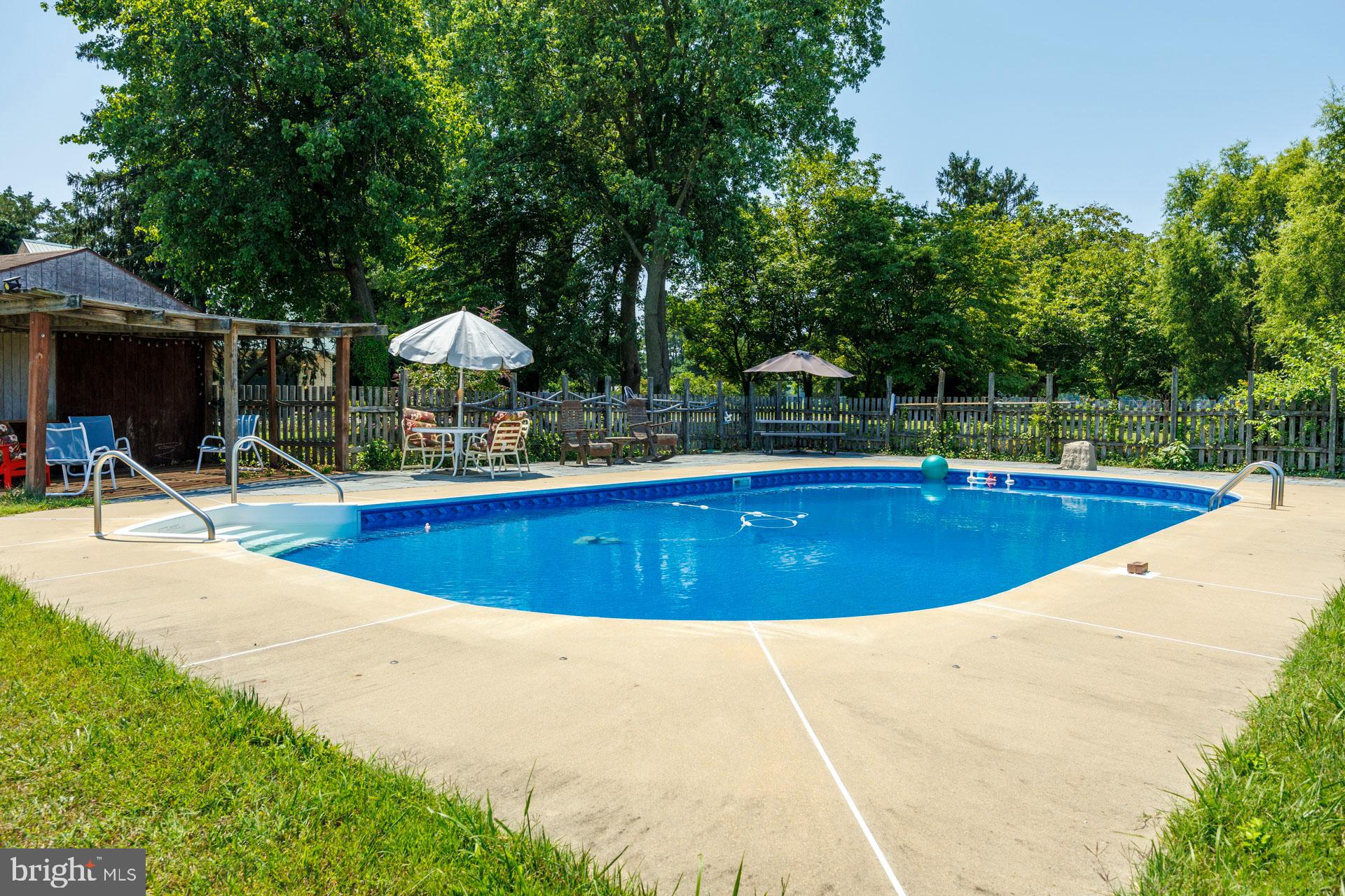 2208 HORNS POINT ROAD