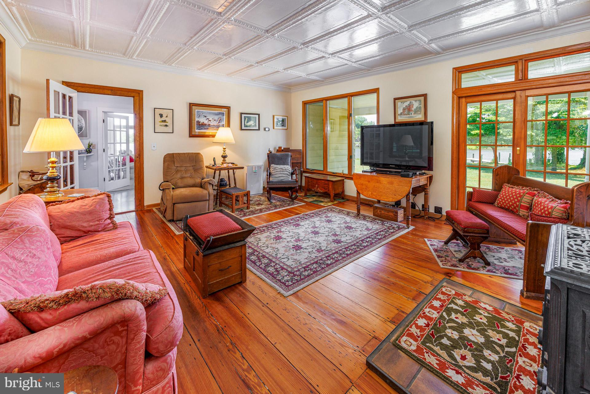 2208 HORNS POINT ROAD