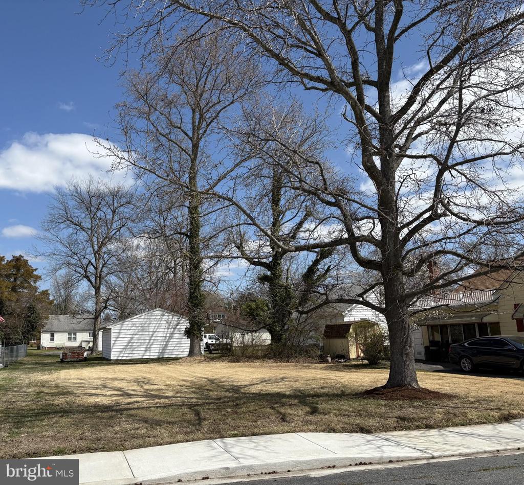 1101 HOLLAND AVENUE