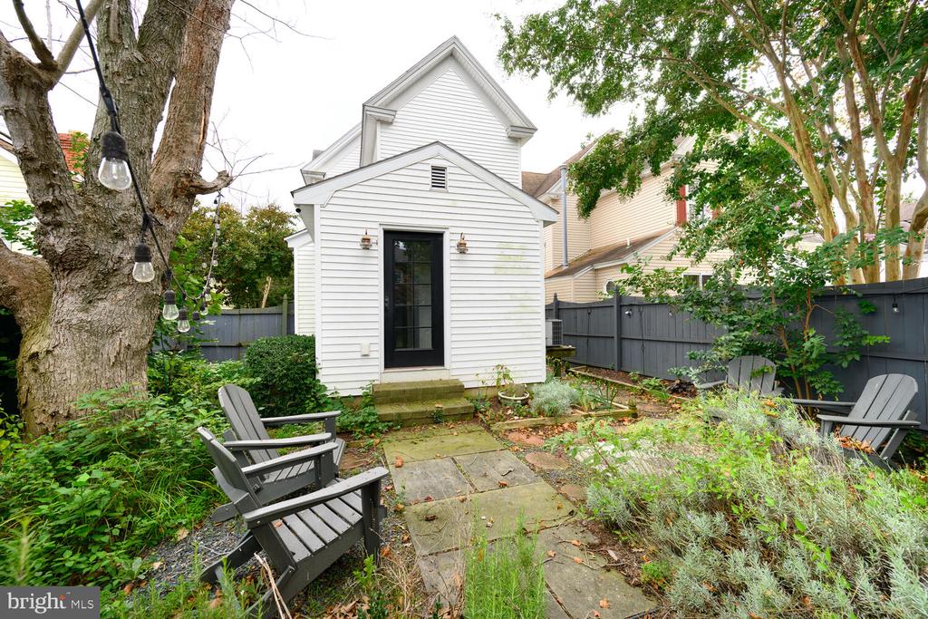 5 WILLIS STREET