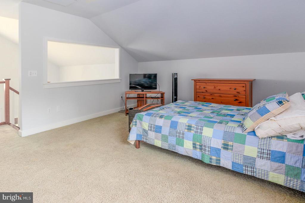 3113 BAY VIEW DRIVE