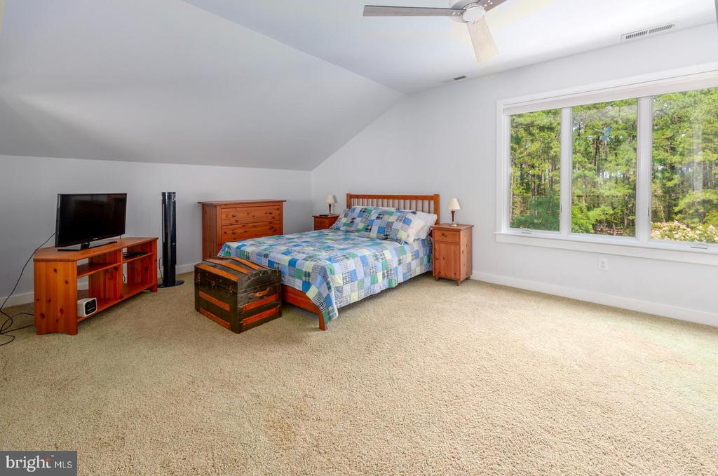 3113 BAY VIEW DRIVE