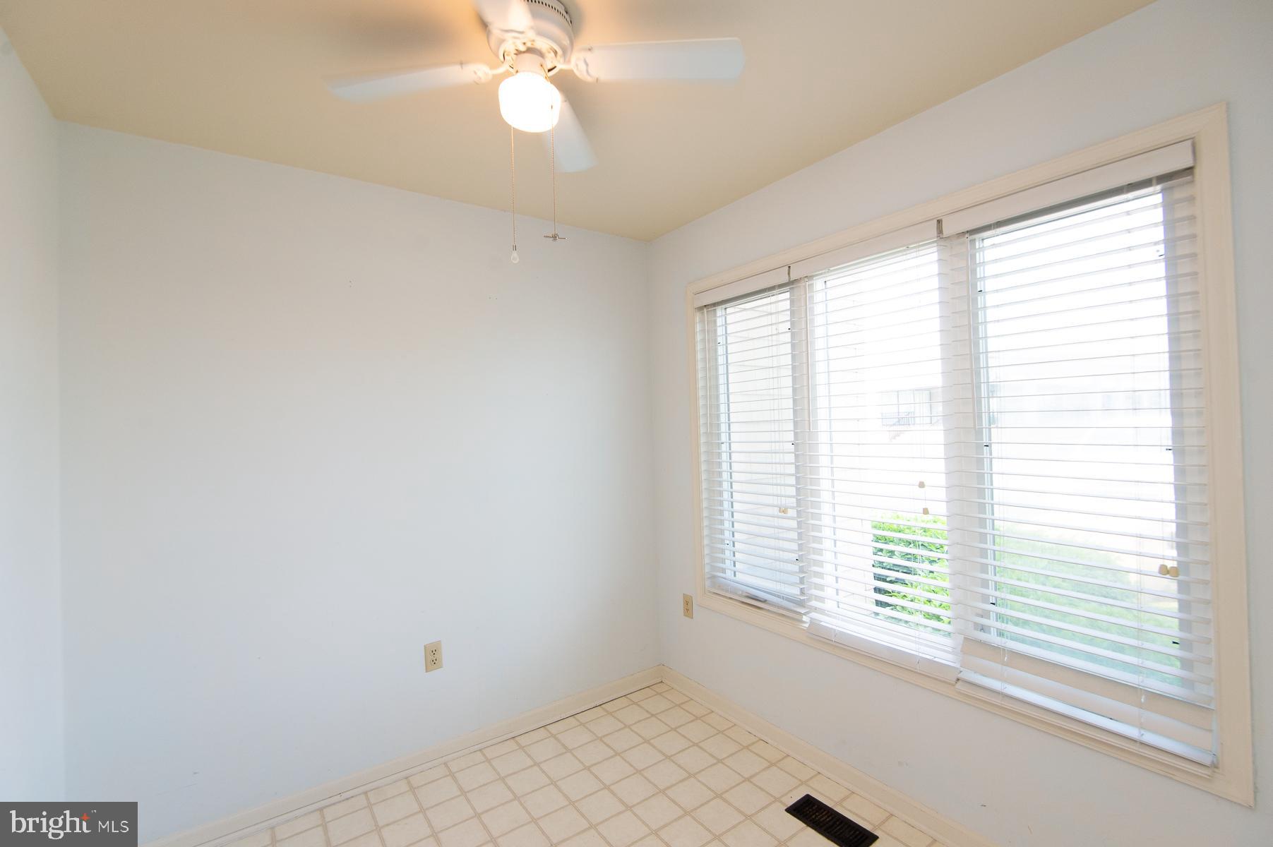 204 MARKET SQUARE 12C