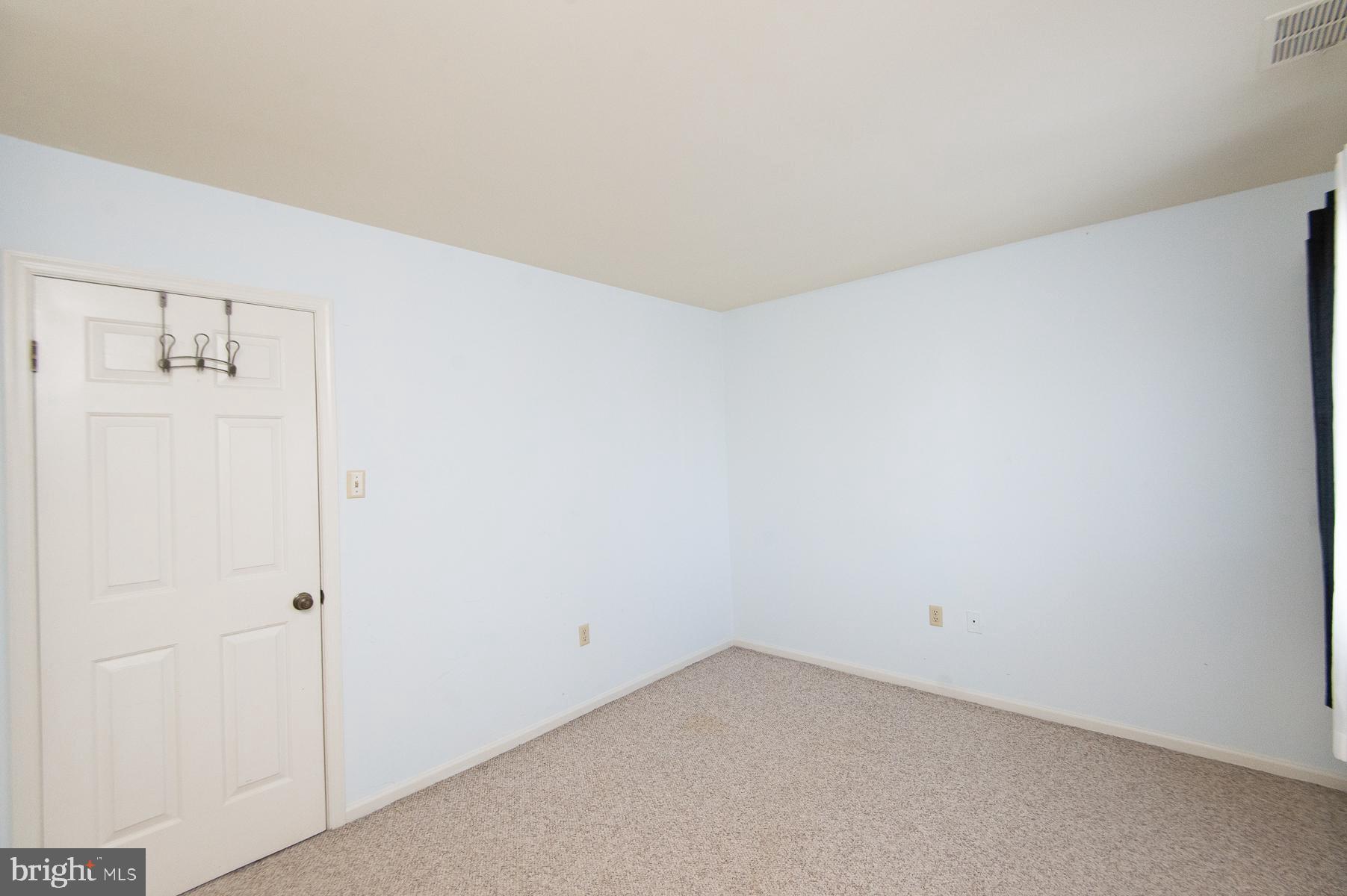 204 MARKET SQUARE 12C