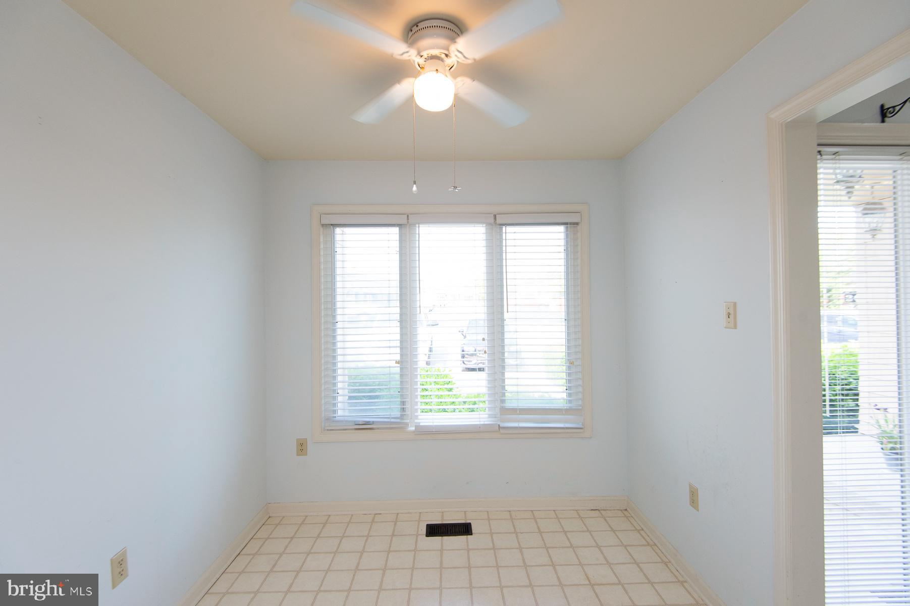 204 MARKET SQUARE 12C