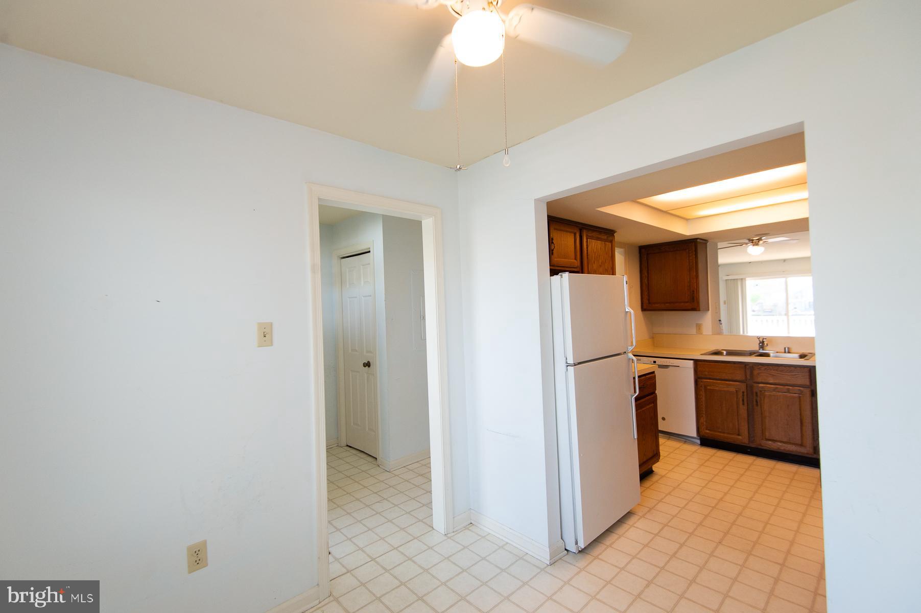 204 MARKET SQUARE 12C