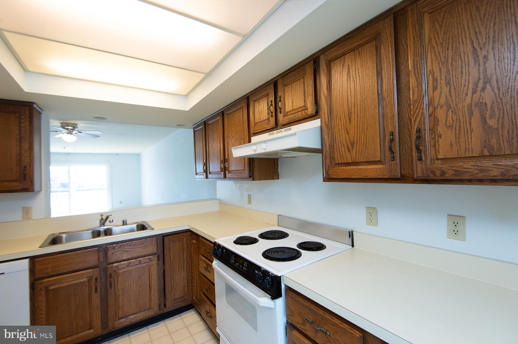 204 MARKET SQUARE 12C