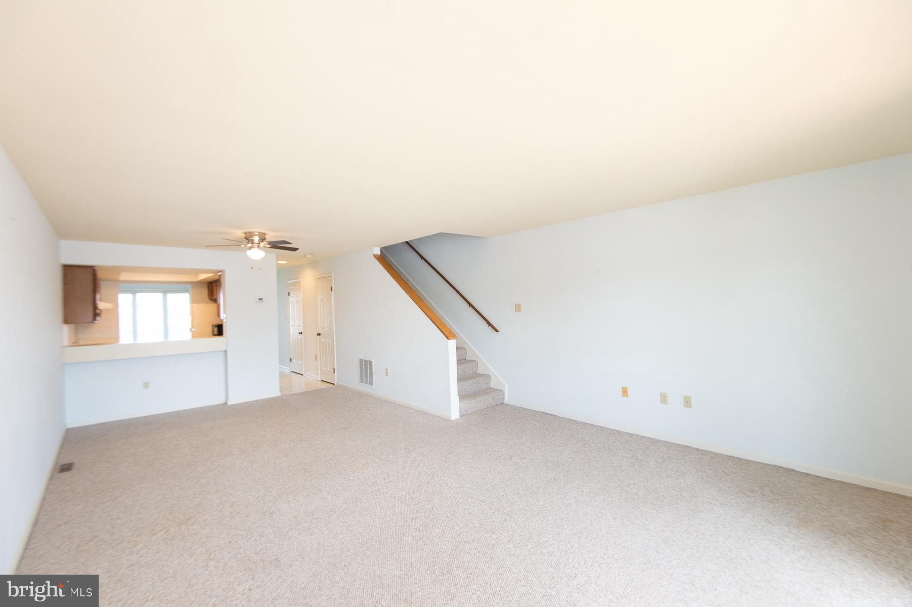 204 MARKET SQUARE 12C