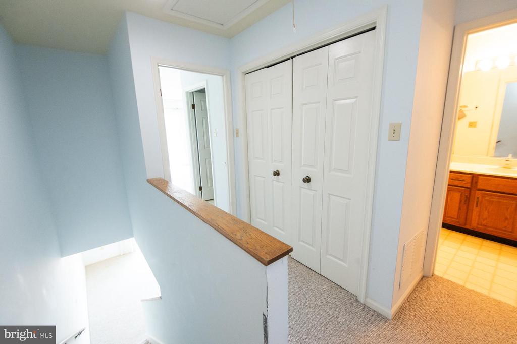 204 MARKET SQUARE 12C
