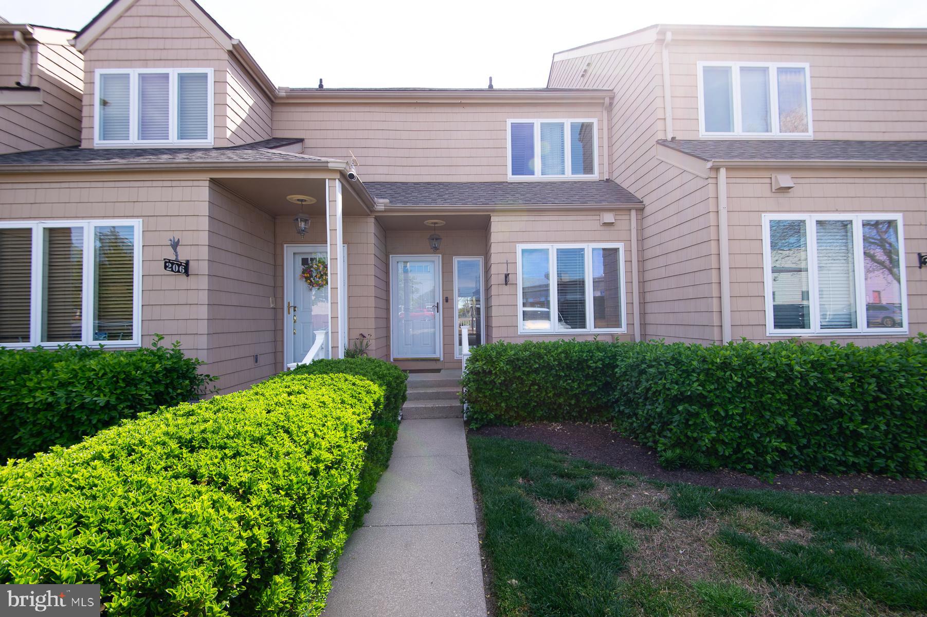 204 MARKET SQUARE 12C