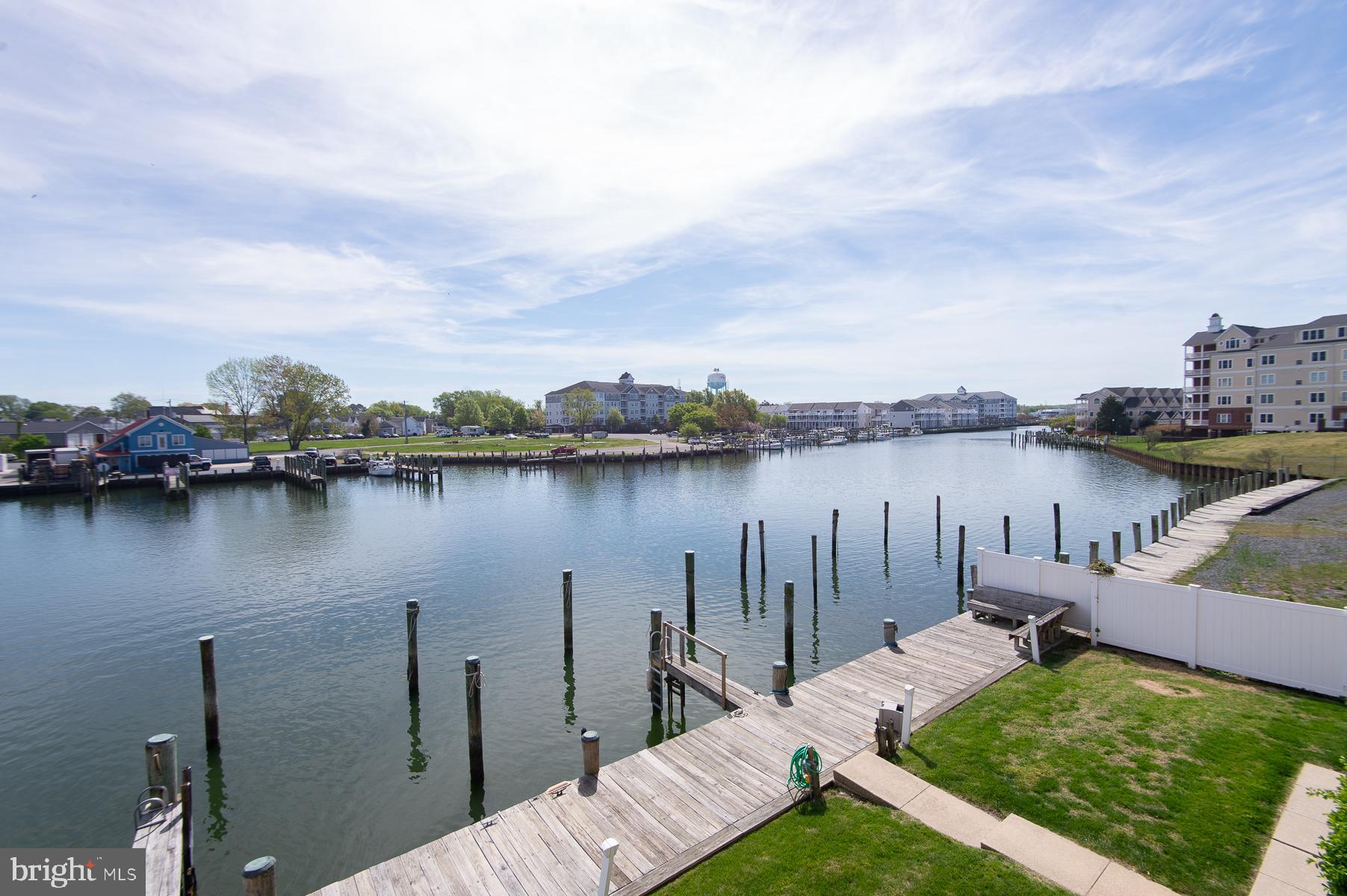 204 MARKET SQUARE 12C