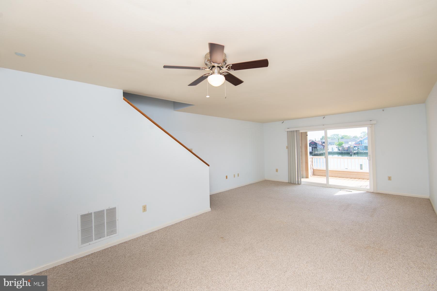 204 MARKET SQUARE 12C