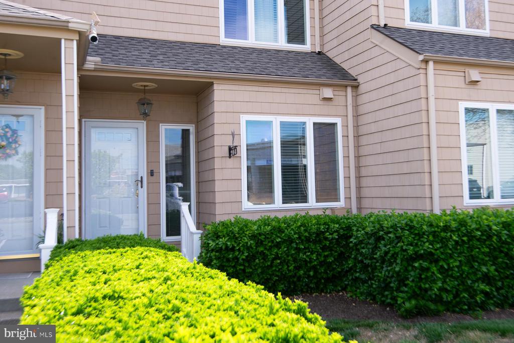 204 MARKET SQUARE 12C