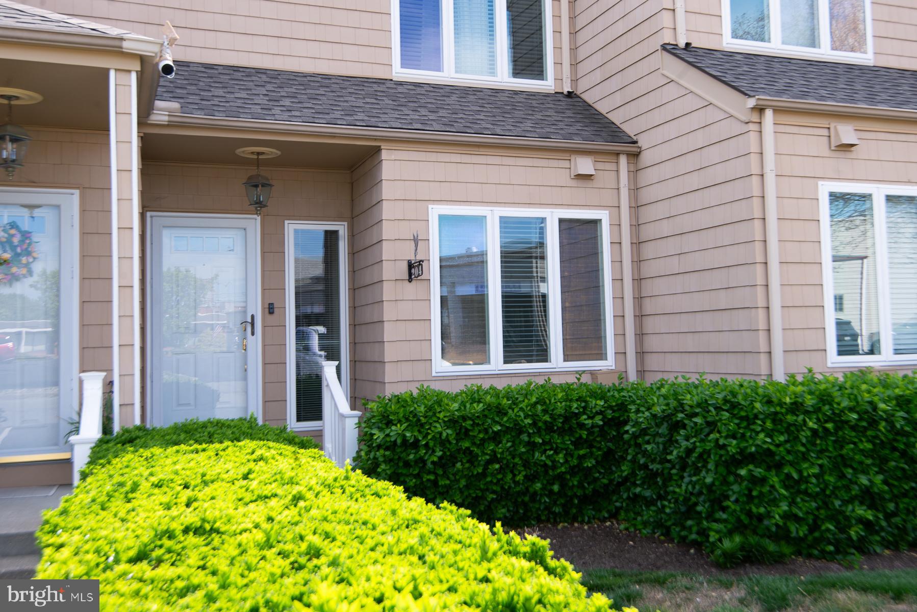 204 MARKET SQUARE 12C