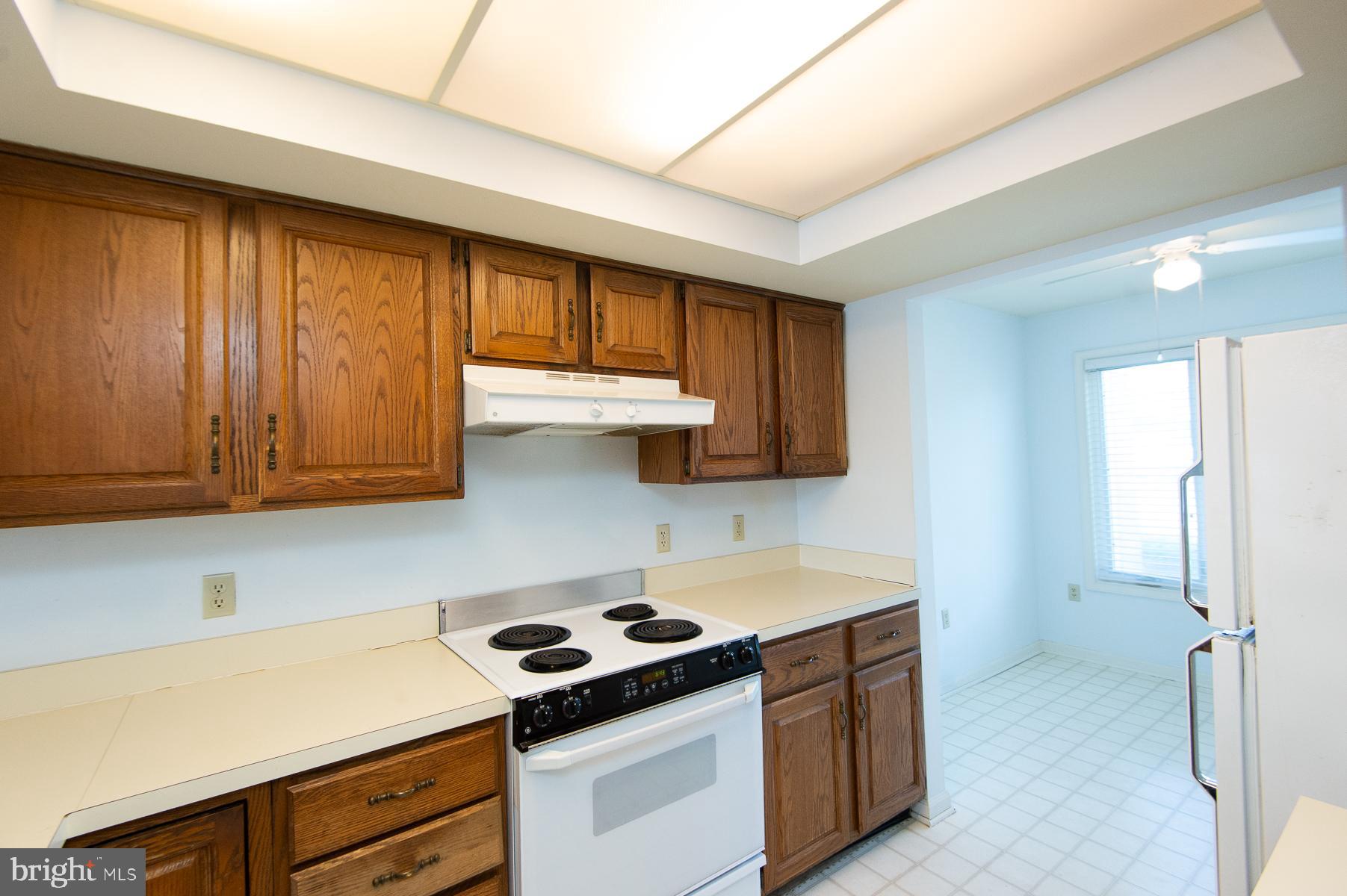 204 MARKET SQUARE 12C