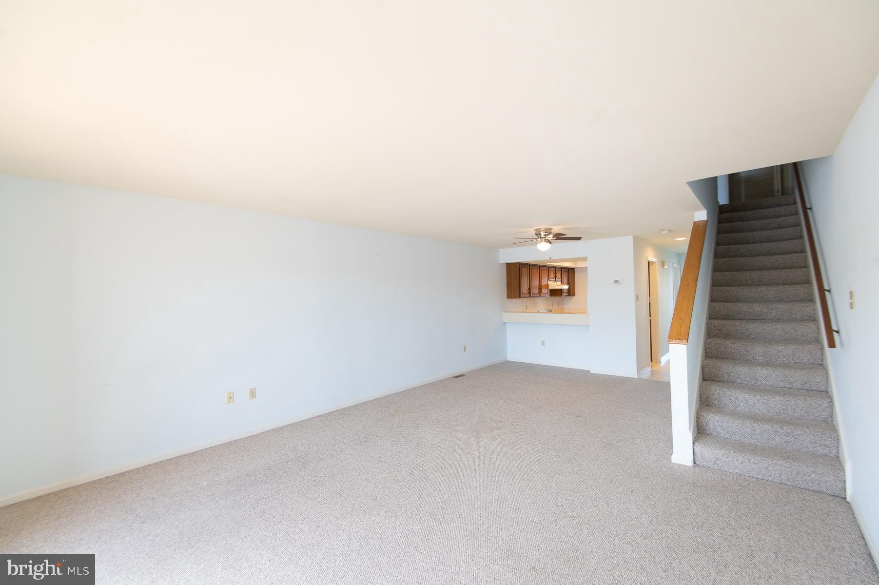 204 MARKET SQUARE 12C