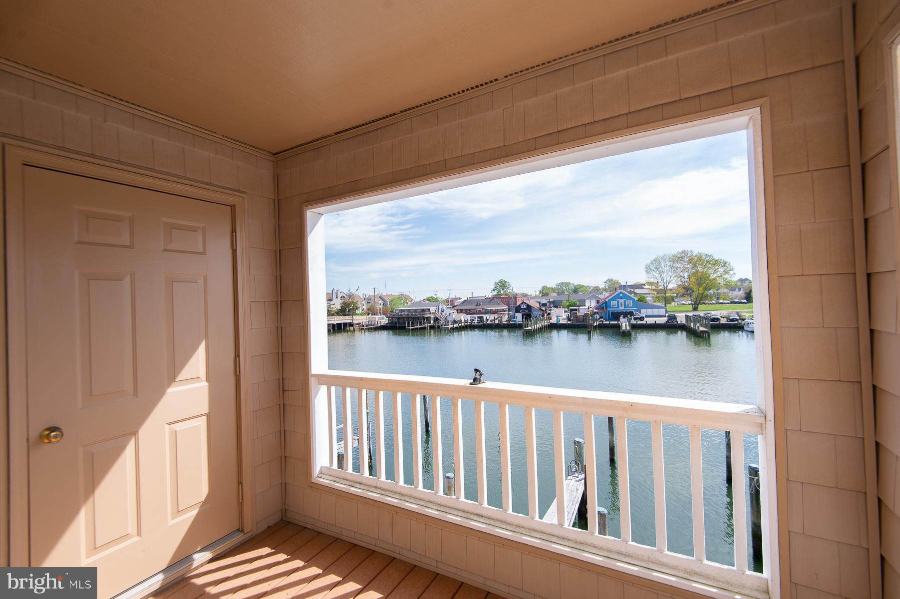 204 MARKET SQUARE 12C