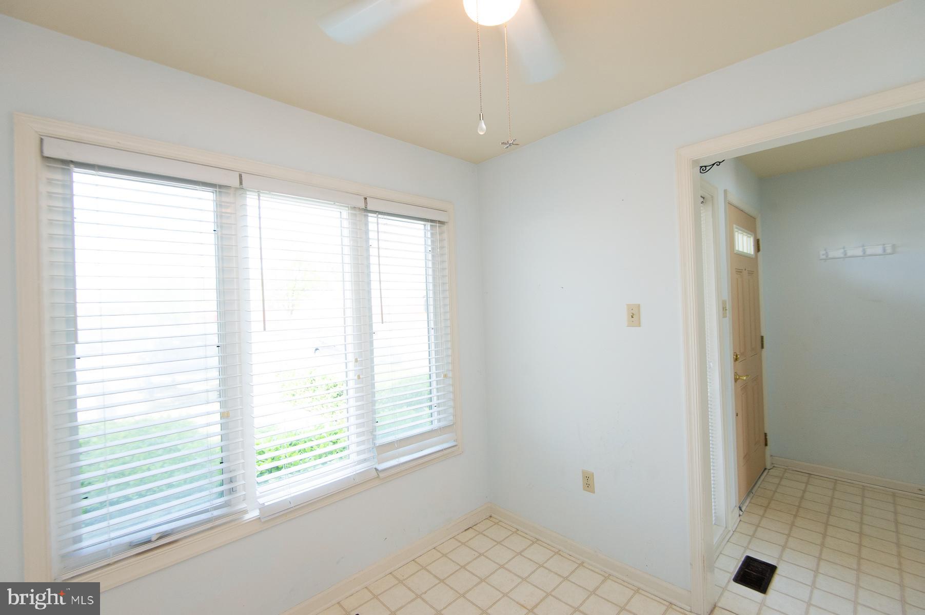 204 MARKET SQUARE 12C