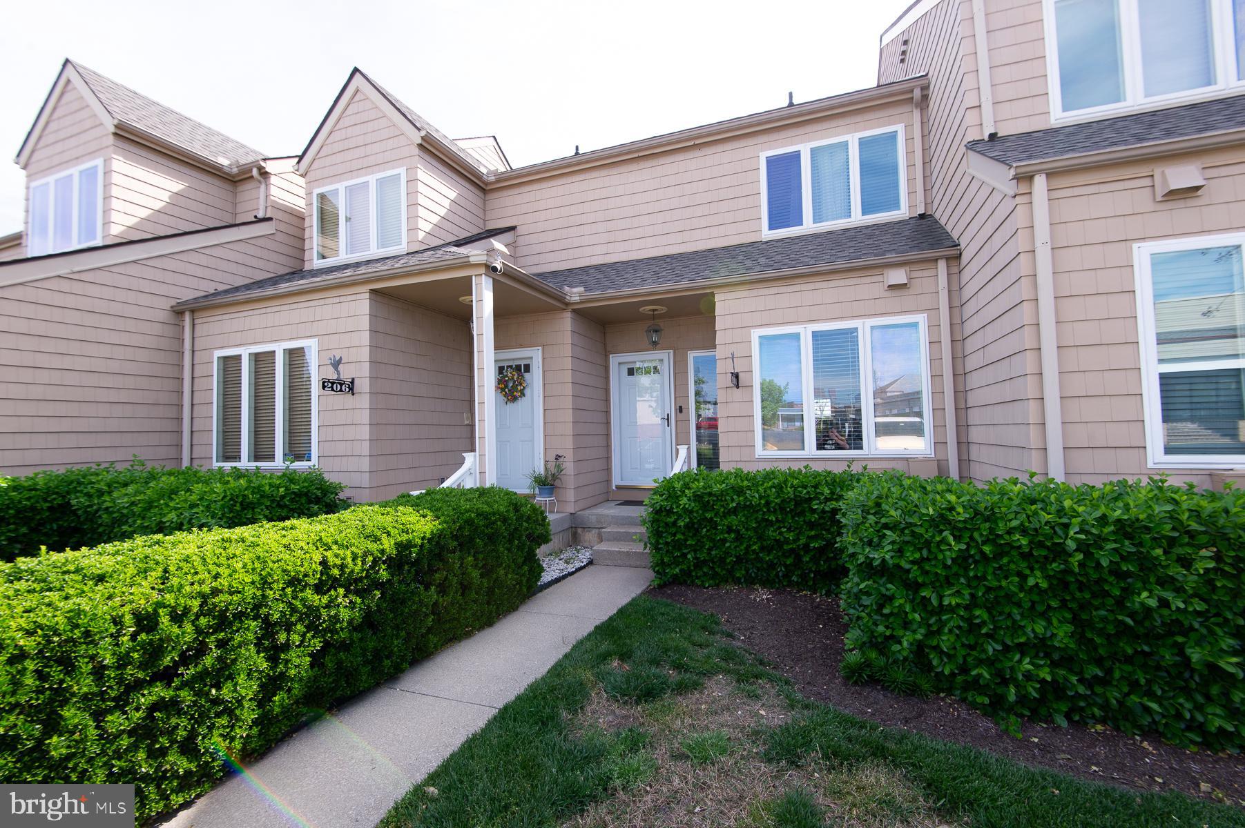 204 MARKET SQUARE 12C